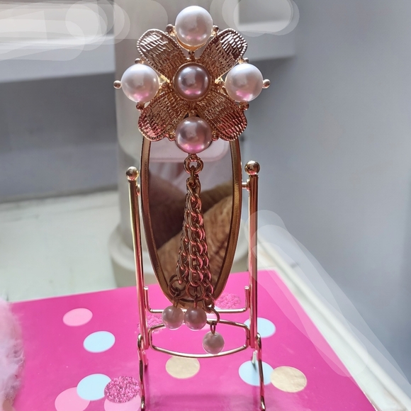Pearl Pointe Fashion Brooch - Picture 5 of 13